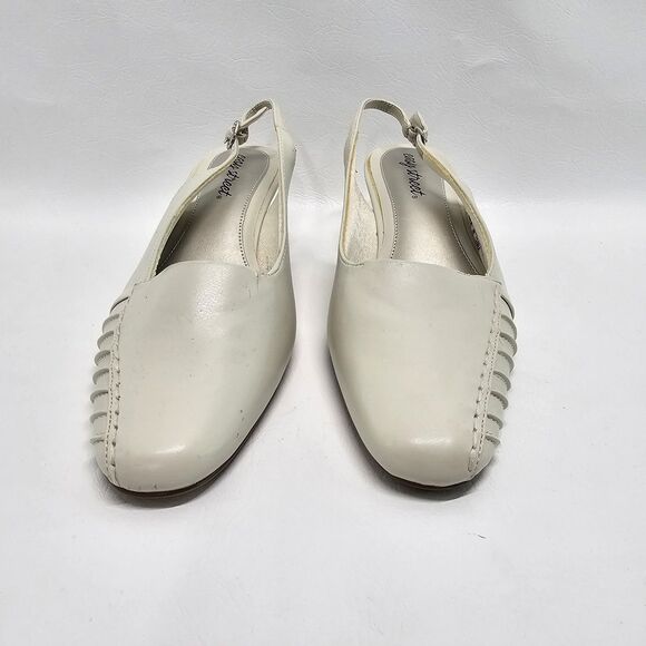 Easy Street Slingback Shoes Sz 8W | Bone Stretch Low Heel Closed Toe Comfort - Picture 3 of 12